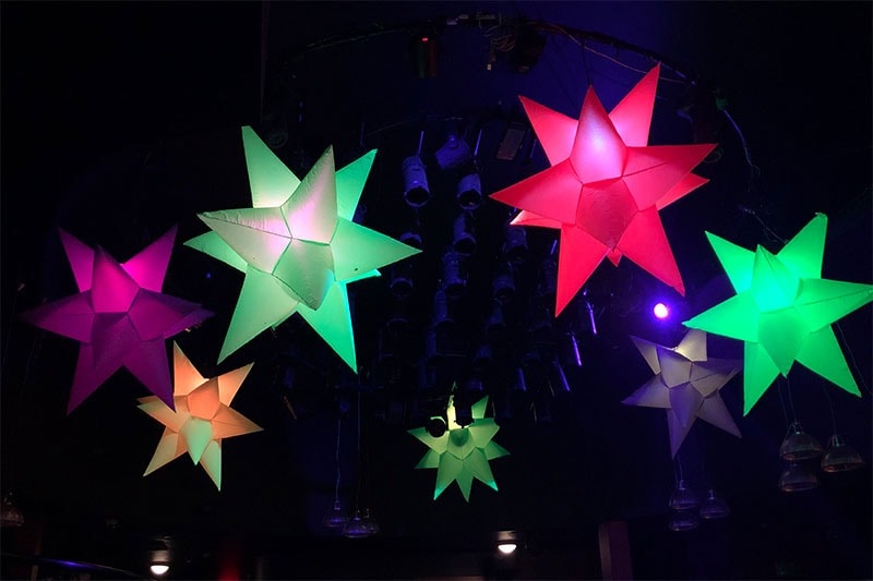 inflatable decor, inflatable hire, hanging inflatable stars, inflatable decor, inflatable decorations, inflatables Gloucestershire, giant inflatable star hire, inflatable stars, inflatable Cheltenham.