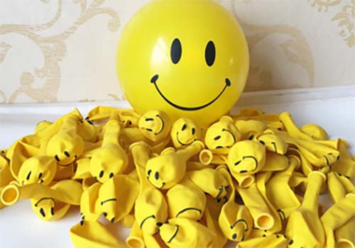 yellow smiley face old skool balloons
